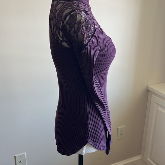 Free People Purple Lace Inset Long Sleeve Sweater. Excellent condition. Size XS - Picture 3 of 8